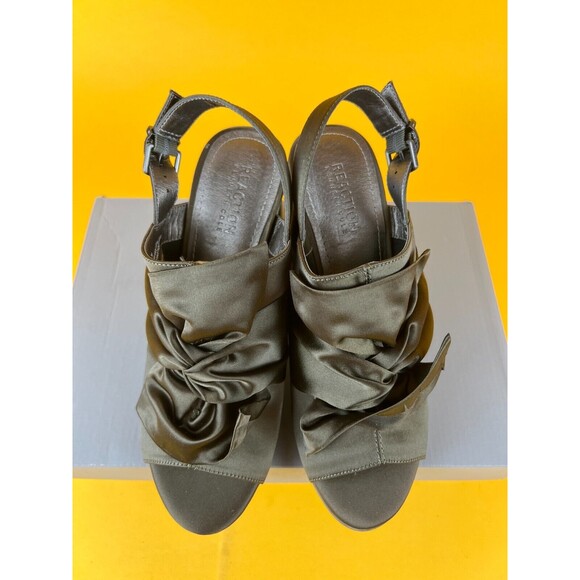 Reaction Kenneth Cole Reach Beyond Slingback Sandals Womens 7 M Fern Satin NWB - Picture 3 of 12